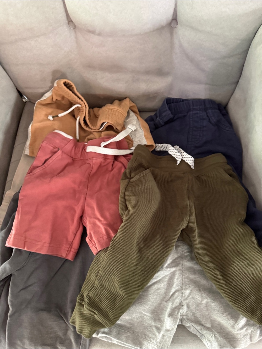 Lot 7 pants 3 shorts and 4 pants 12-18 months baby boy clothes